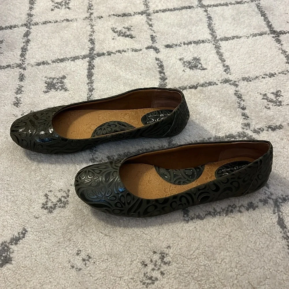 B.O.C. Leather flats, size 7 - Picture 3 of 7